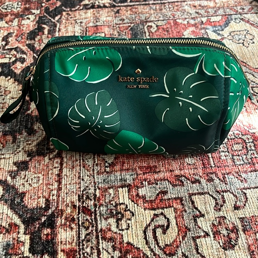 Kate Spade Green Monstera Leaf Print Cosmetic Bag - Picture 3 of 17